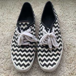 City Sneaks Zig Zag Striped Shoes